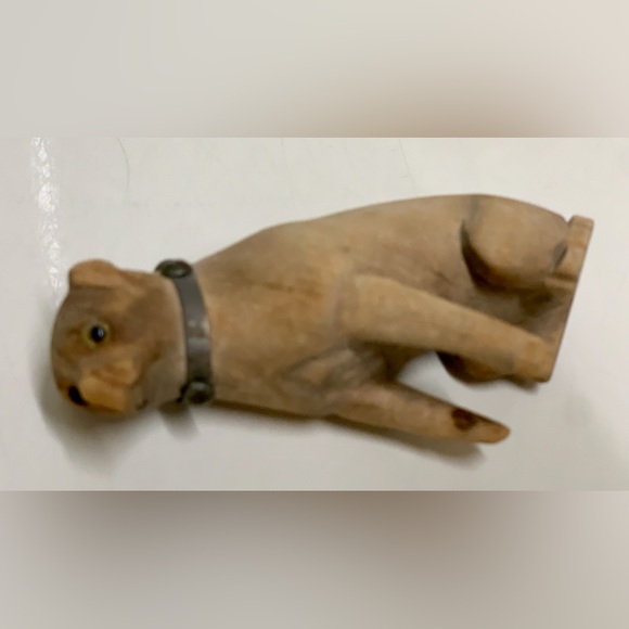 Late 19th Century Antique Rustic Primitive Hand Carved Sitting Toy Dog Statuette - Picture 8 of 16